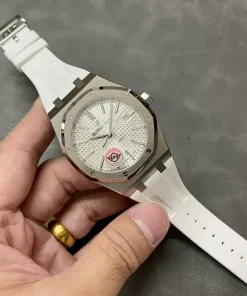 AP Royal Oak 15400ST white dial front view 1220ST 4214