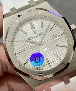 AP Royal Oak 15400ST white dial dial closeup 1220ST