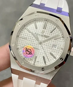 AP Royal Oak 15400ST white dial lug detail 1220ST