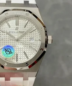 AP Royal Oak 15400ST white dial bezel detail 1220ST