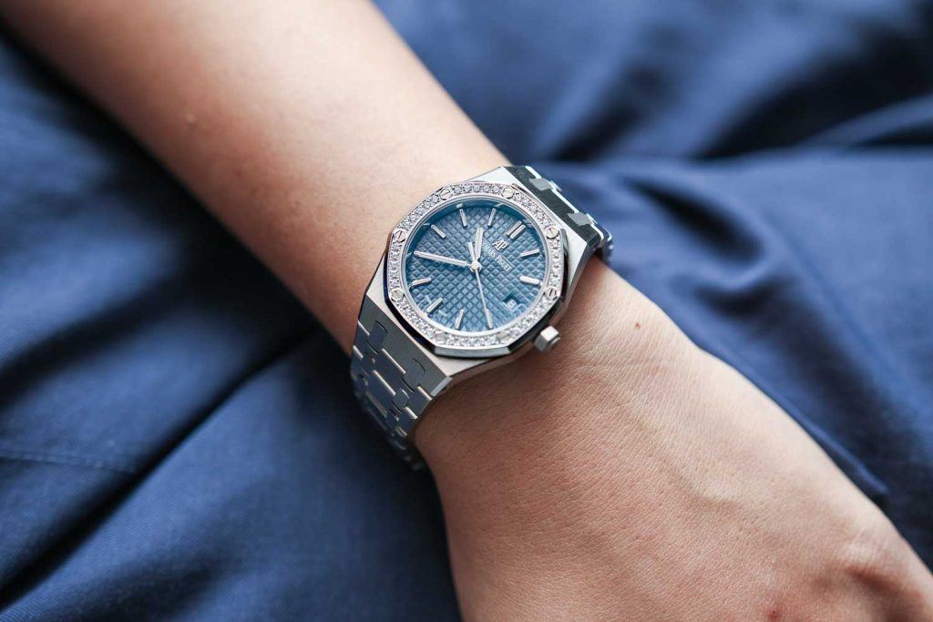 AP Royal Oak on wrist comparison reference standard